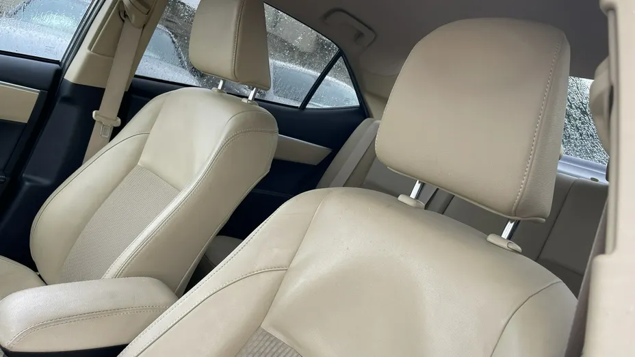 TOYOTA Corolla -