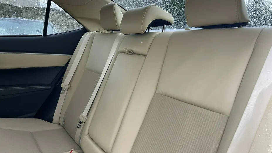 TOYOTA Corolla -