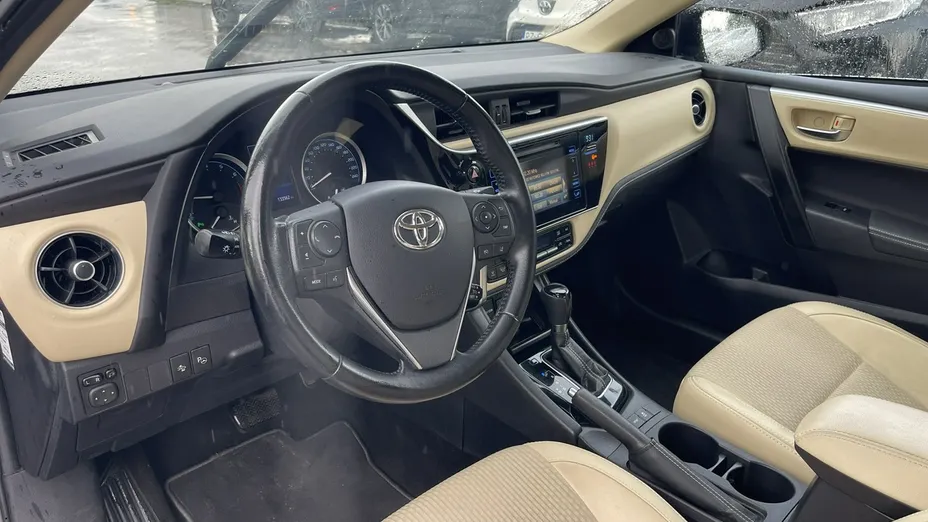 TOYOTA Corolla -