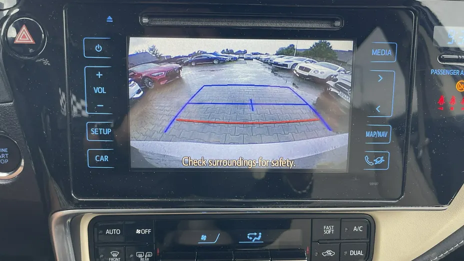 TOYOTA Corolla -
