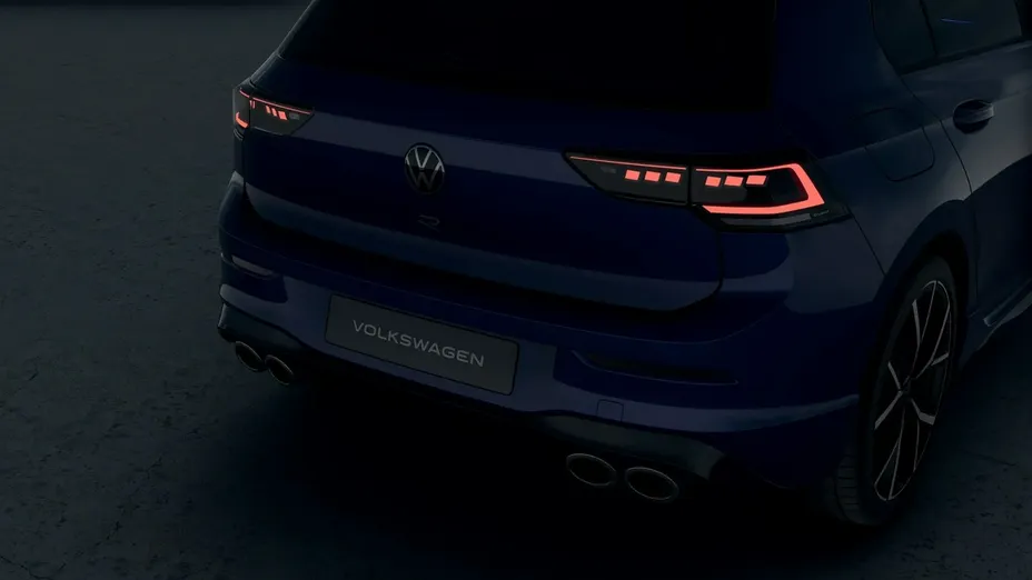 VOLKSWAGEN Golf -