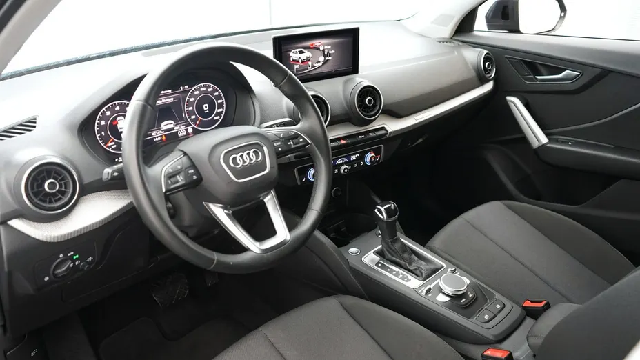 AUDI Q2 -
