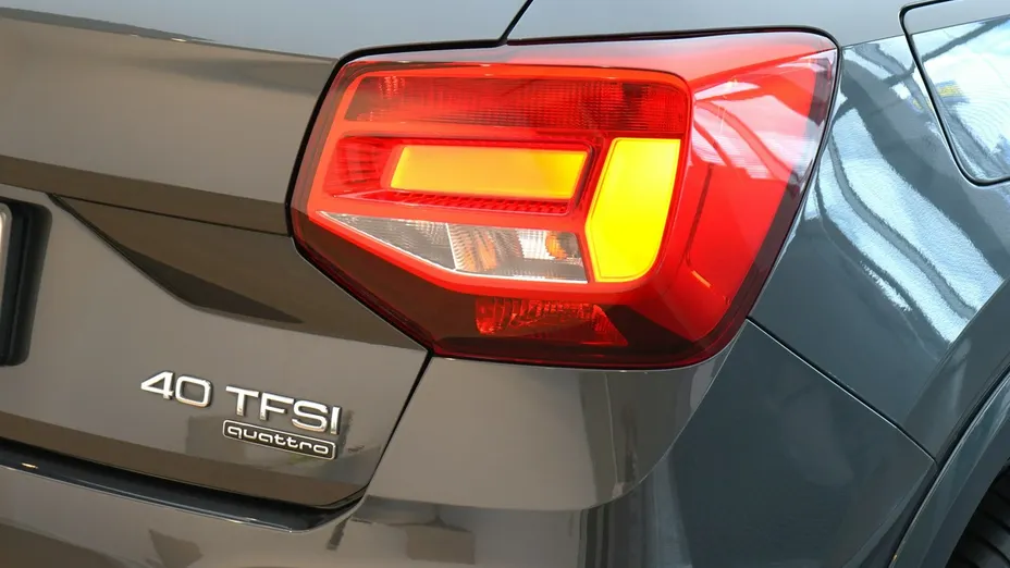 AUDI Q2 -