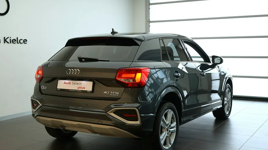 AUDI Q2 -