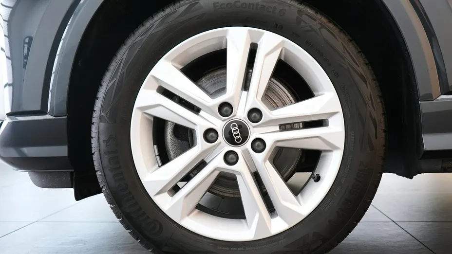 AUDI Q2 -