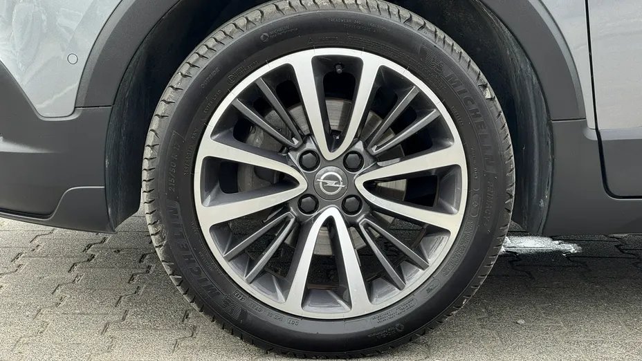 OPEL Crossland X -