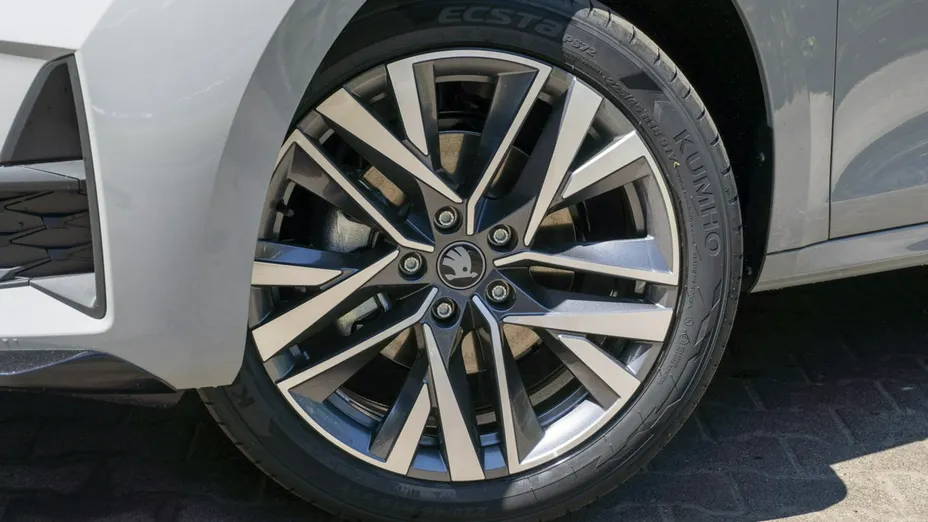 SKODA Octavia -