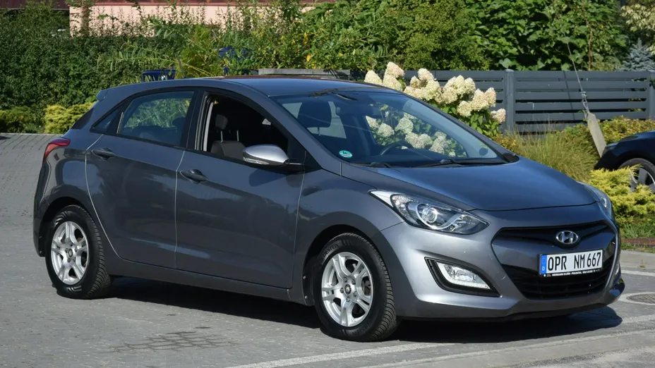 HYUNDAI i30 -