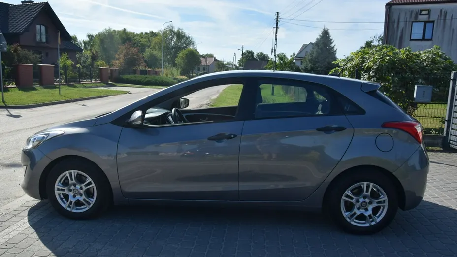 HYUNDAI i30 -