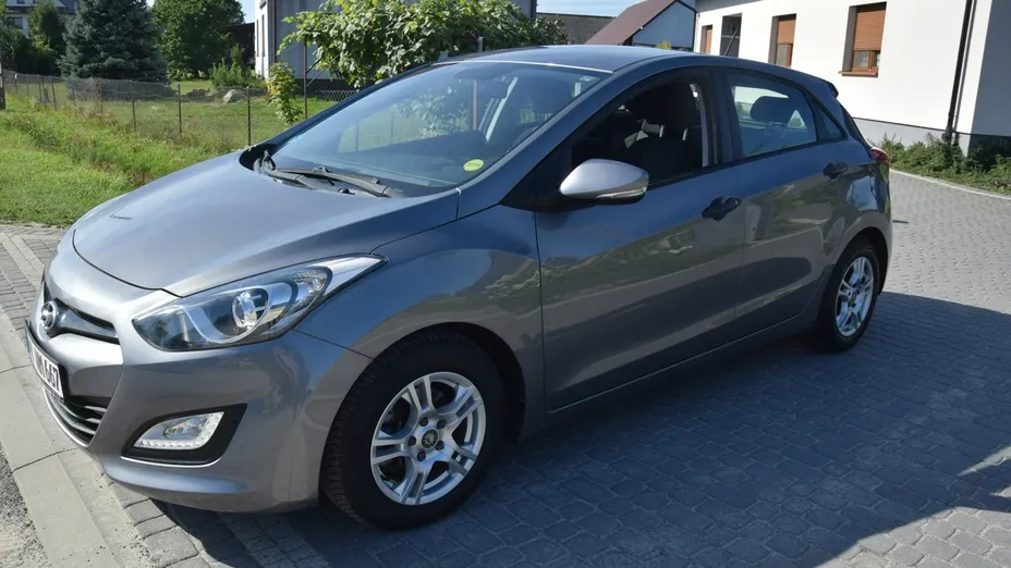 HYUNDAI i30 -