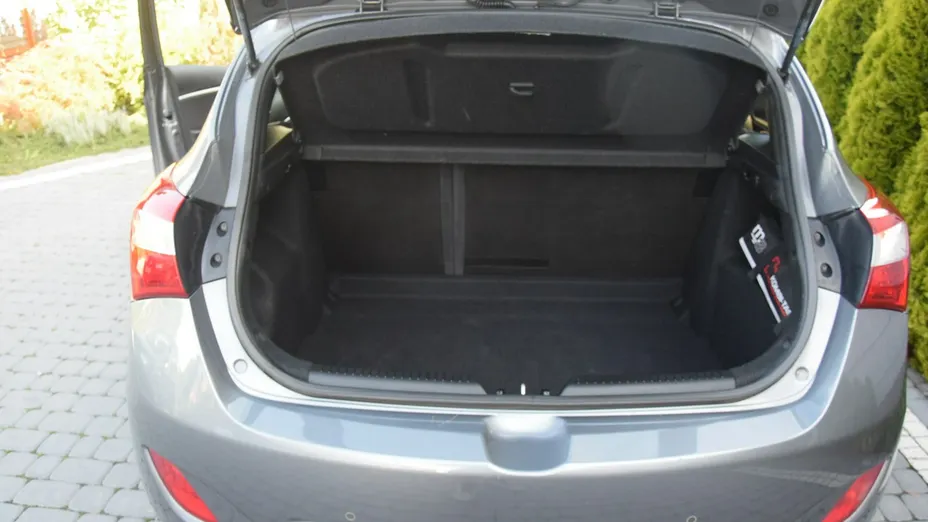 HYUNDAI i30 -