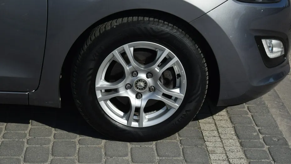 HYUNDAI i30 -