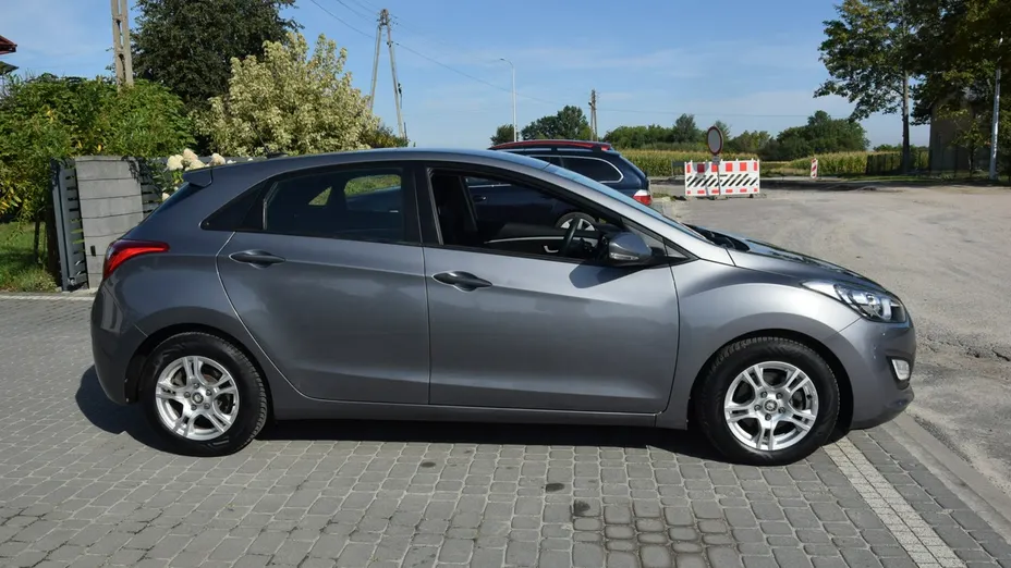 HYUNDAI i30 -