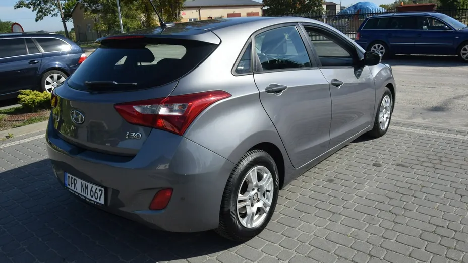 HYUNDAI i30 -