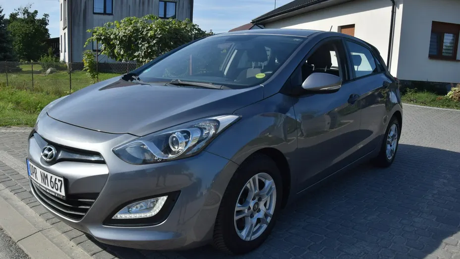 HYUNDAI i30 -
