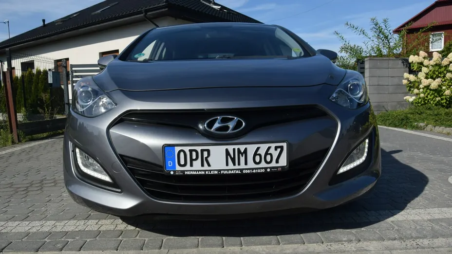 HYUNDAI i30 -
