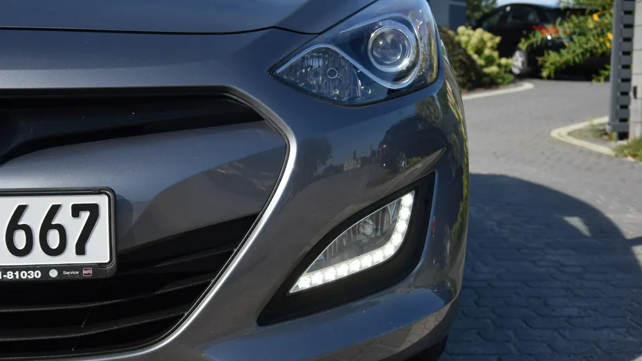 HYUNDAI i30 -
