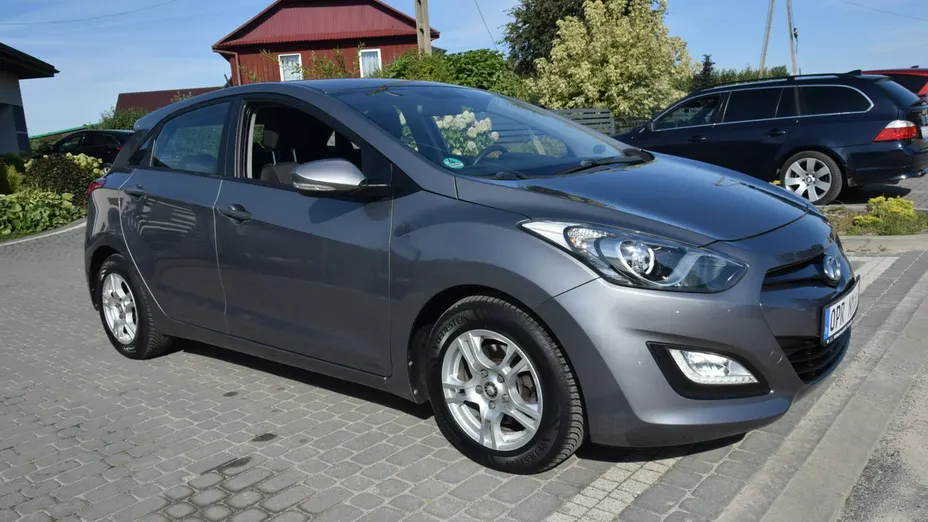 HYUNDAI i30 -