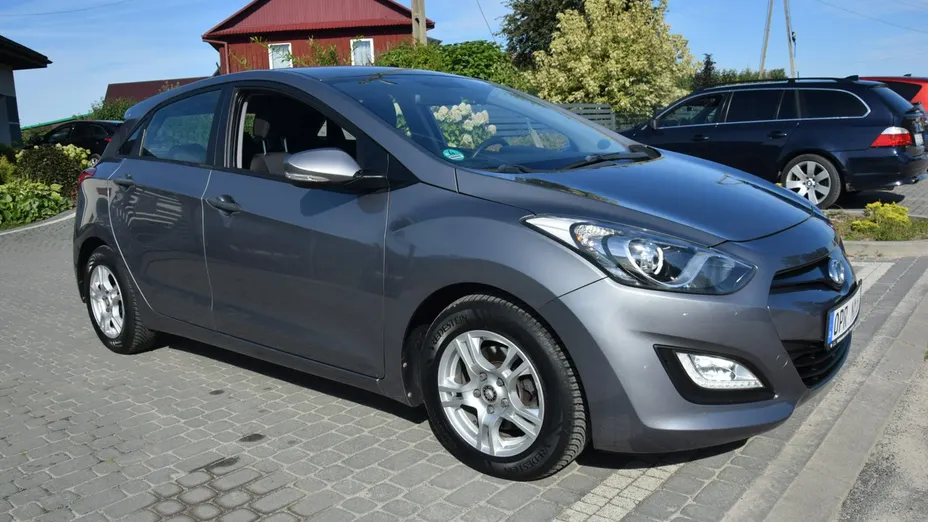 HYUNDAI i30 -