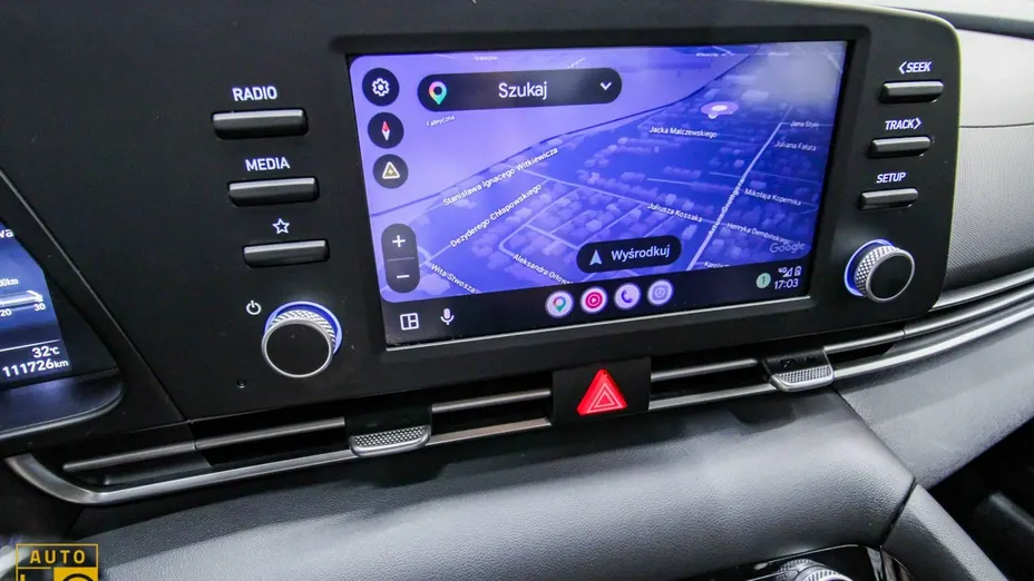 HYUNDAI Elantra -