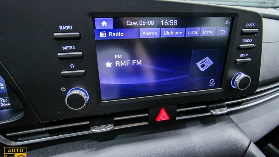 HYUNDAI Elantra -