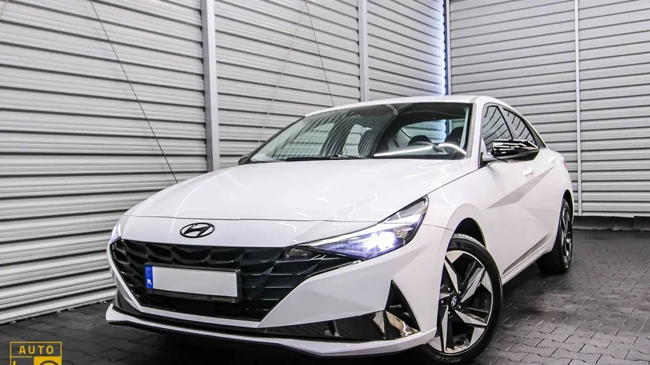 HYUNDAI Elantra -