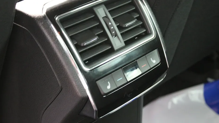 SKODA Superb -