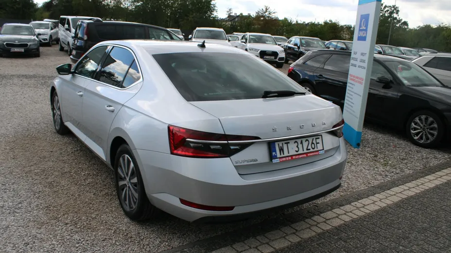 SKODA Superb -