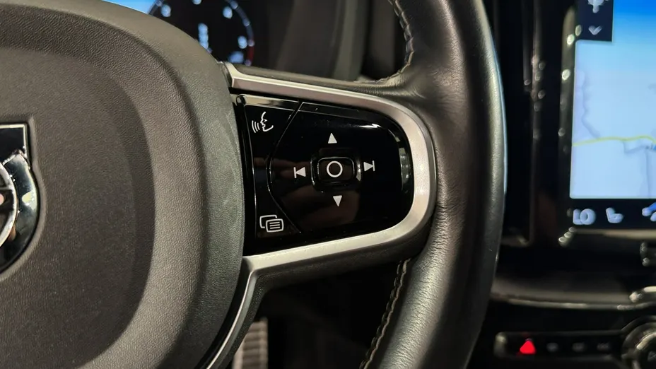 VOLVO XC60 -
