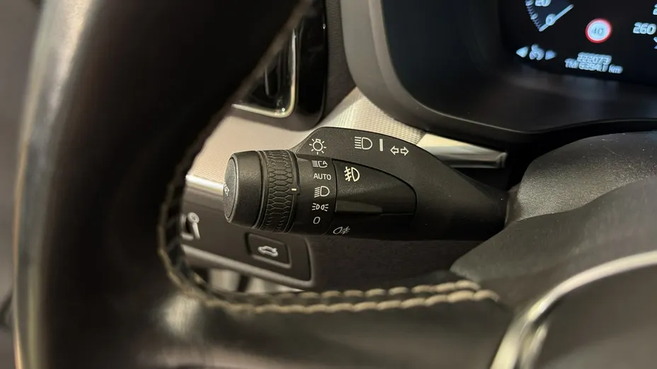 VOLVO XC60 -