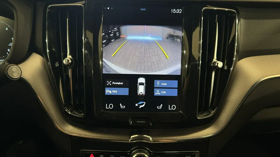 VOLVO XC60 -
