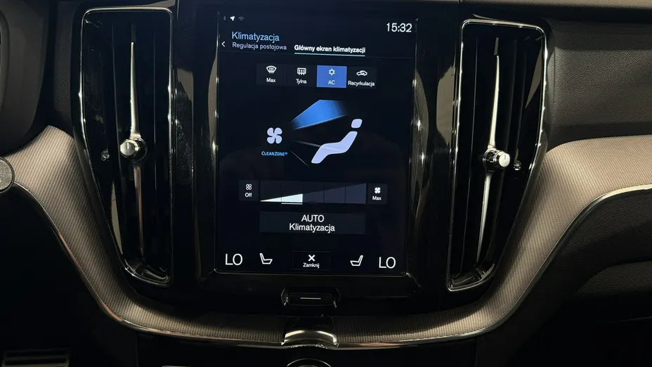 VOLVO XC60 -