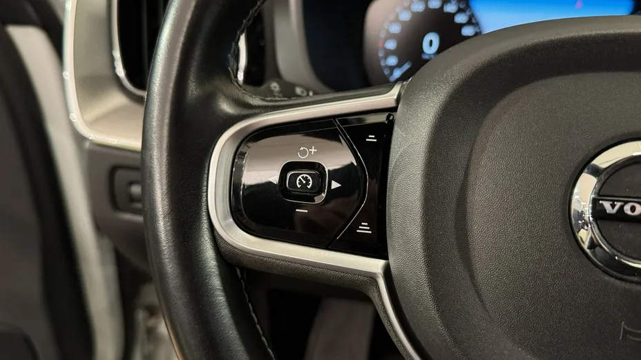 VOLVO XC60 -