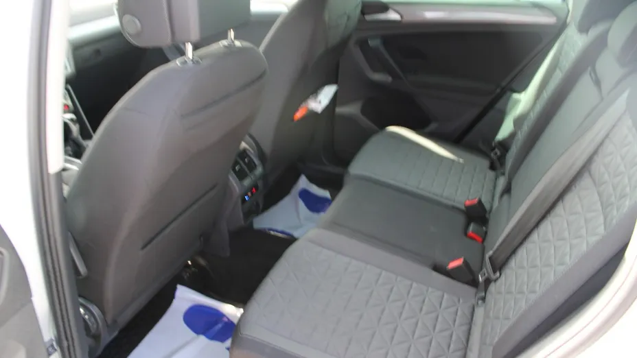 VOLKSWAGEN Tiguan -