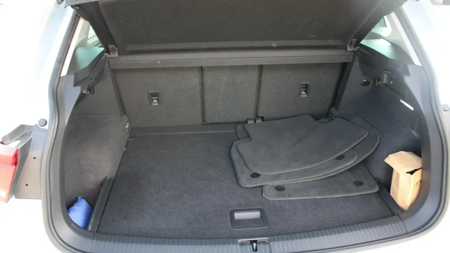 VOLKSWAGEN Tiguan -