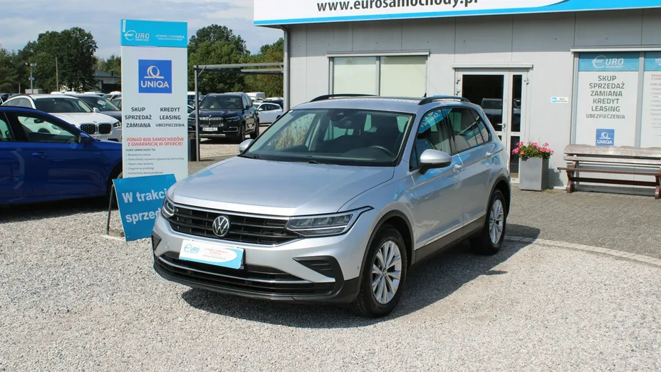 VOLKSWAGEN Tiguan -