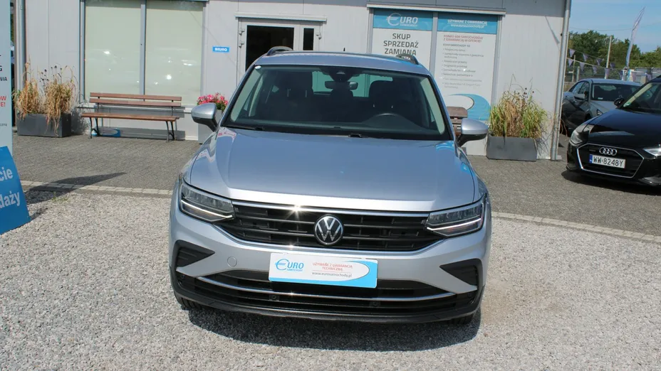VOLKSWAGEN Tiguan -