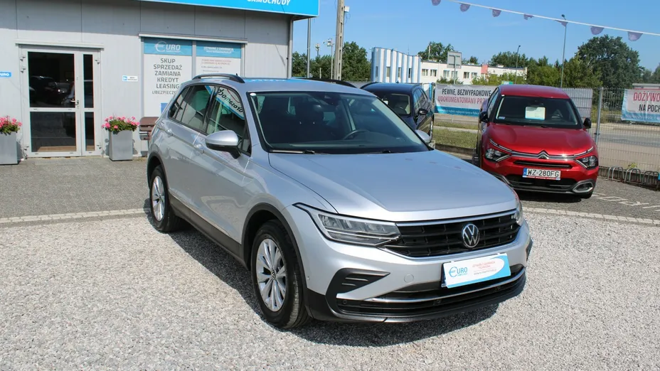 VOLKSWAGEN Tiguan -