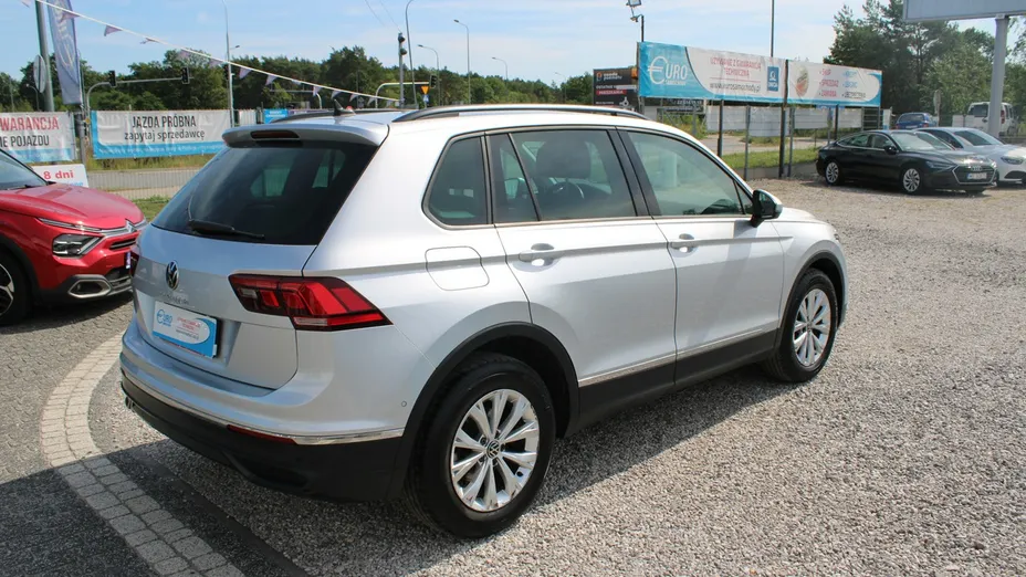 VOLKSWAGEN Tiguan -