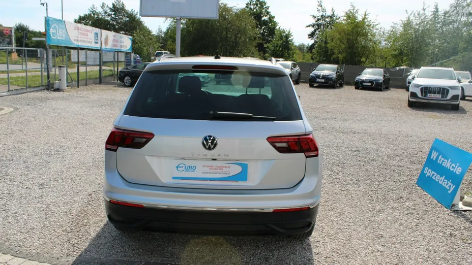 VOLKSWAGEN Tiguan -