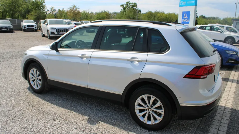 VOLKSWAGEN Tiguan -