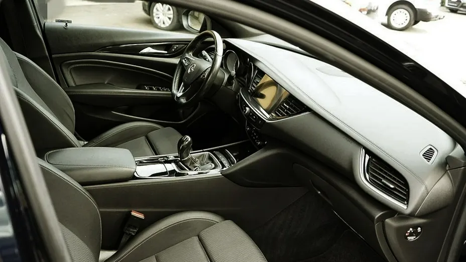 OPEL Insignia -
