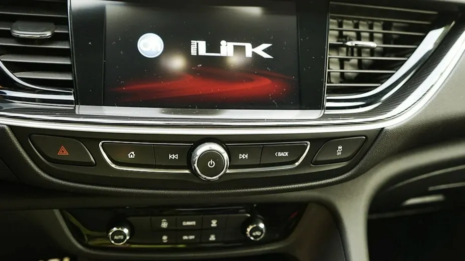 OPEL Insignia -
