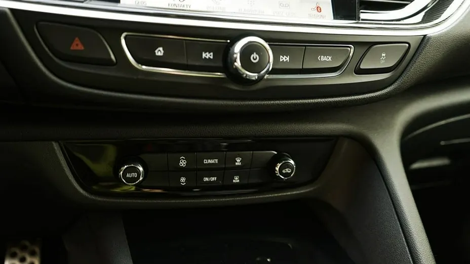 OPEL Insignia -