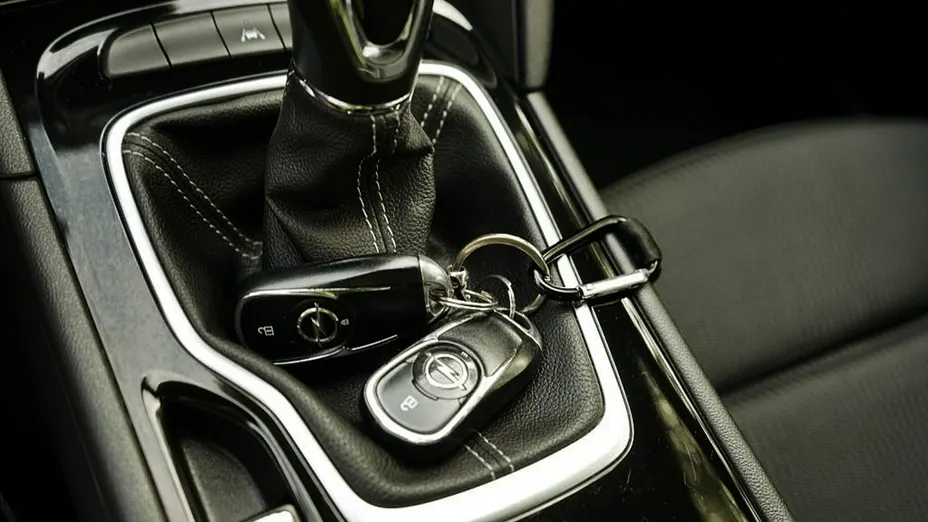 OPEL Insignia -