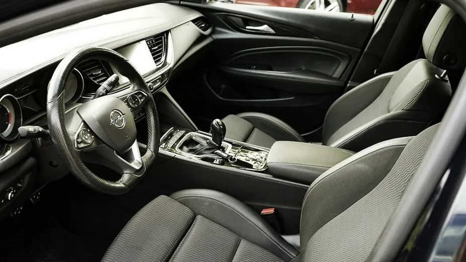OPEL Insignia -