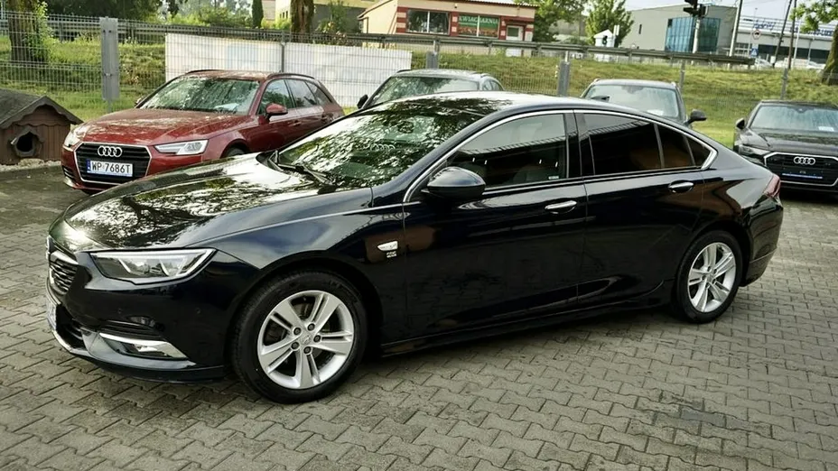 OPEL Insignia -