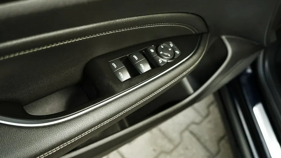 OPEL Insignia -