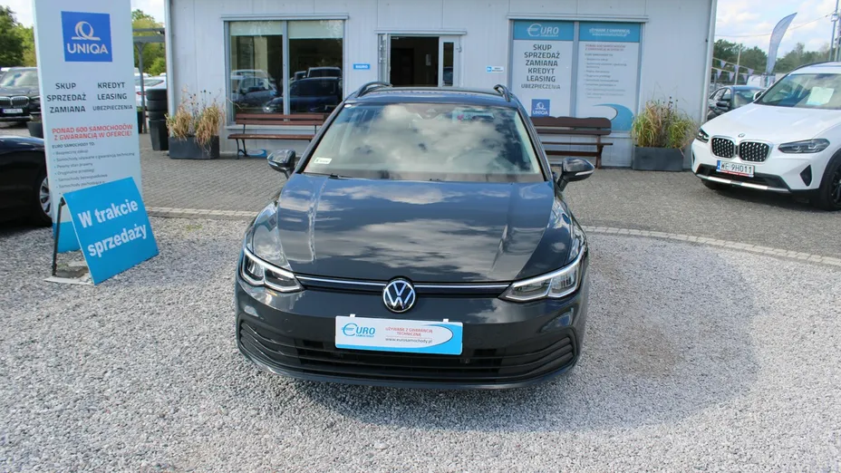 VOLKSWAGEN Golf -
