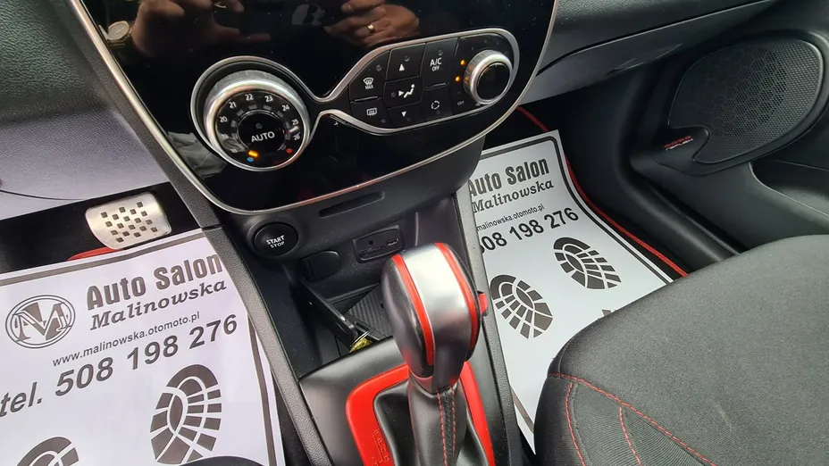 RENAULT Clio -